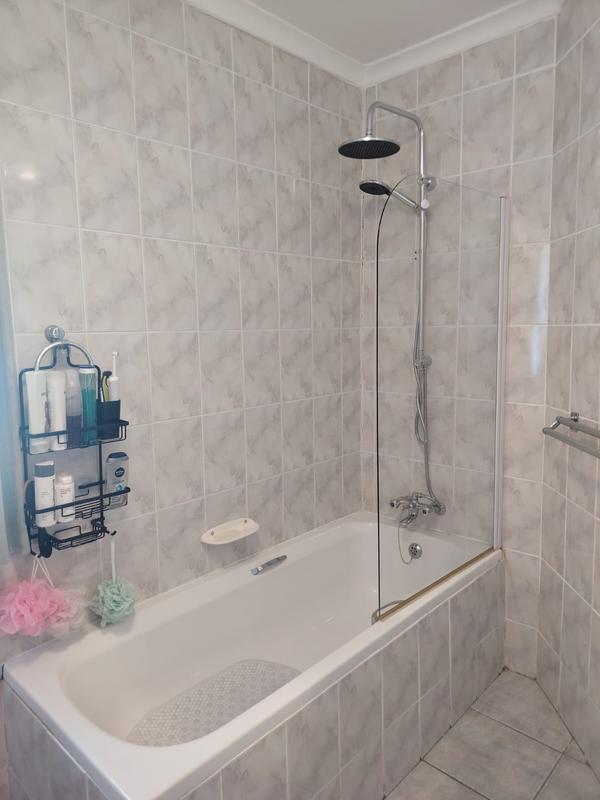 To Let 4 Bedroom Property for Rent in Onrus Western Cape